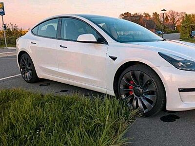 Tesla Model 3 Performance