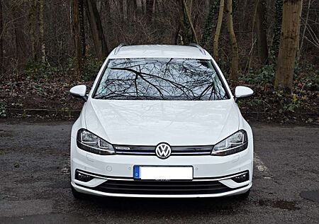 VW Golf Variant Volkswagen Sound BlueMotion TGI