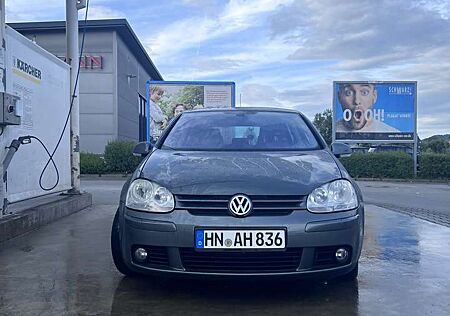VW Golf Volkswagen 1.6 FSI