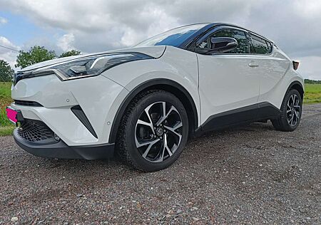 Toyota C-HR Hybrid Style Selection