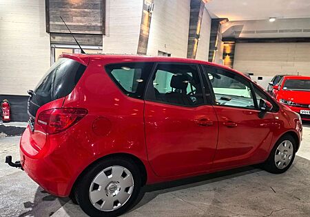 Opel Meriva B Design Edition Pano/AHK/Einparkhilfen