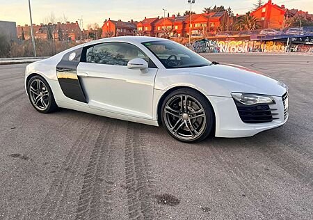 Audi R8 4.2 V8 Quattro