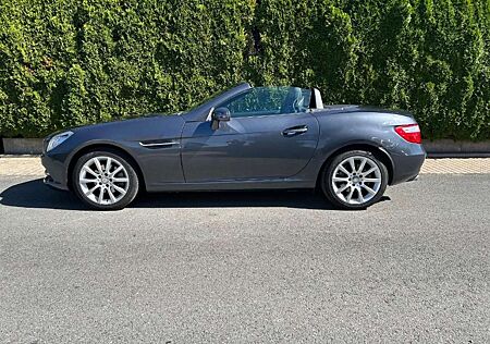 Mercedes-Benz SLK 200 (BlueEFFICIENCY) 7G-TRONIC
