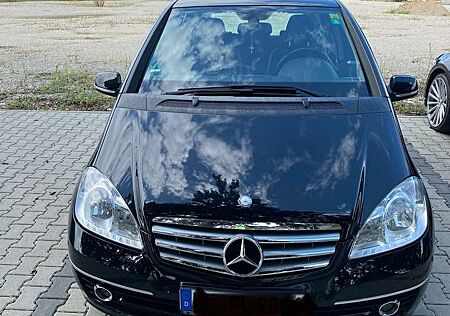 Mercedes-Benz A 160 A 160BlueEFFICIENCY Elegance PDC v. + h.