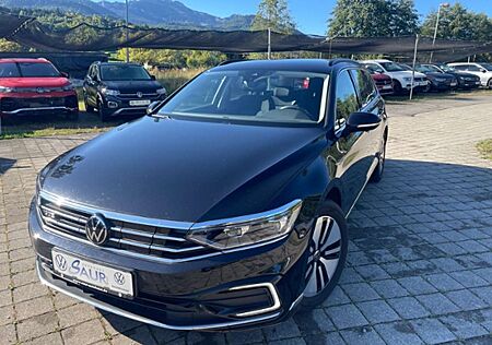VW Passat Variant Volkswagen GTE*DSG*Matrix-LED*Navi*ACC*PDC*SHZ*R-Kamera*Mass