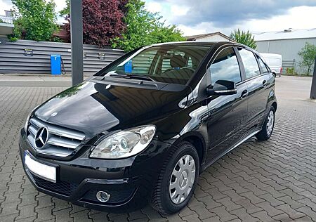 Mercedes-Benz B 170 BlueEFFICIENCY /Klima/Shzg./AHK/ usw.