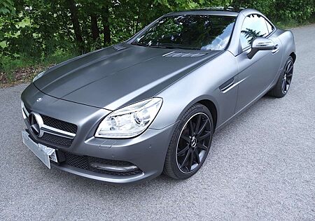 Mercedes-Benz SLK 200 (BlueEFFICIENCY) 7G-TRONIC