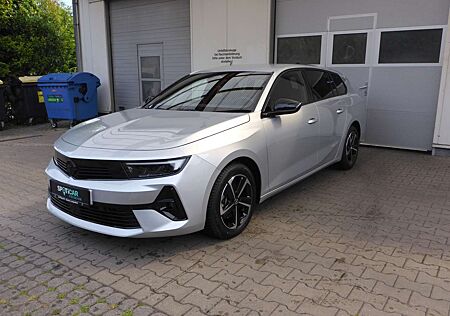 Opel Astra GS mit Anhängerkupplung