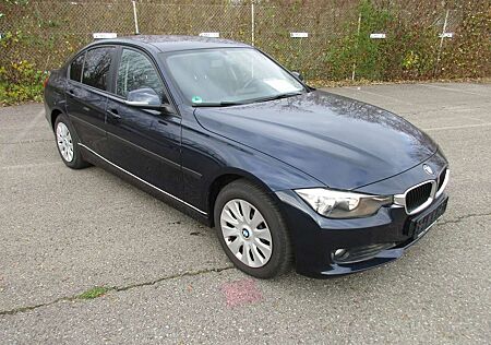 BMW 318d 318 Limousine * Leder * PDC * AHK * 1. Hand *