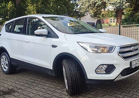 Ford Kuga 1.5 EcoBoost 2x4Trend