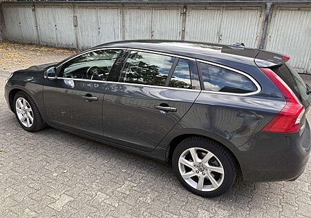 Volvo V60 D4