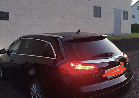 Opel Insignia 2.0 CDTI Sports Tourer Design Edition