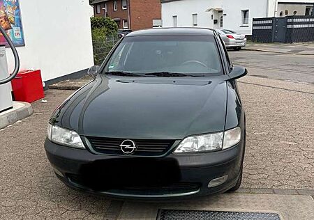 Opel Vectra 1.6 Komfort