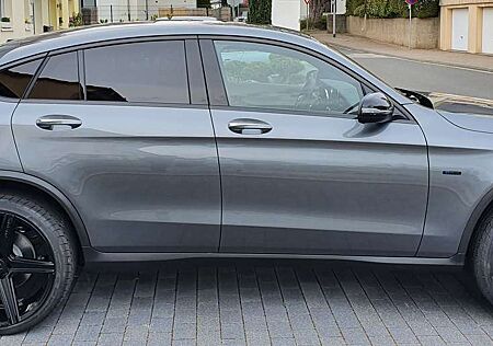 Mercedes-Benz GLC 300 GLC 300e Coupe Hybrid AMG AHK BUR SD StHz 8f. Ber.