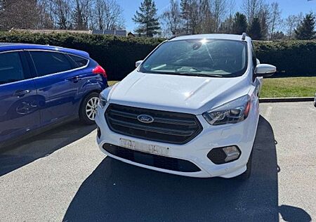 Ford Kuga ST-Line Winterpaket, Tempomat, PDC + Kamera