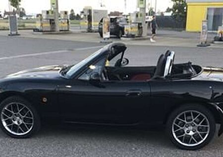 Mazda MX-5 1.6i 16V Unplugged