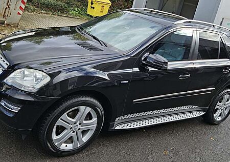Mercedes-Benz ML 300 Diesel CDI 4Matic 7G-TRONIC DPF BlueEFFICIENCY