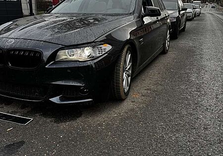BMW 530d 530 xDrive Touring Sport-Aut.