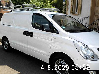 Hyundai H-1 Starex Grand