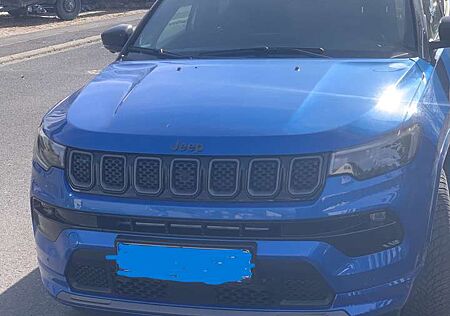 Jeep Compass 1.3 T4 4xe PLUG-IN HYBRID Automatik Upland