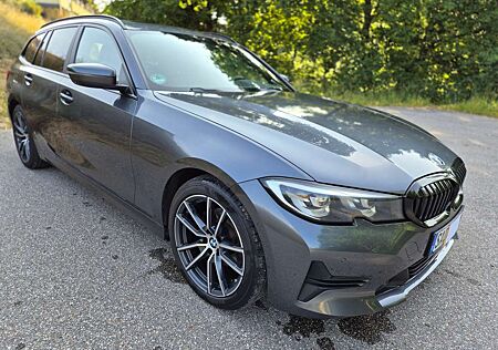 BMW 320 d x drive Touring Aut. M Sport AHK Panoramadach