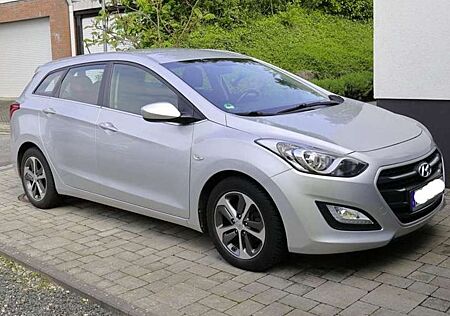 Hyundai i30 blue Kombi 1.6 CRDi Classic