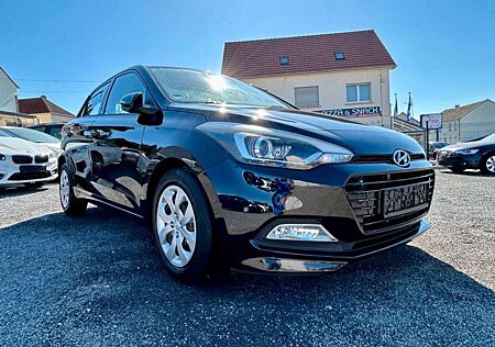 Hyundai i20 1.0 KAMERA + SHZ + NAVI + TEMP + LANE-ASSIST