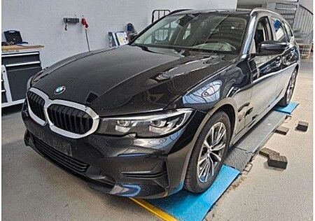 BMW 320 d Advantage Navi/Panorama/LenkrHeiz/SportSitz