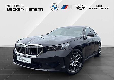 BMW 530 e LivePro/CarPlay/Head-Up/Driving/Parking+/Ad.LED/