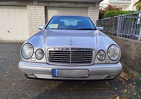 Mercedes-Benz E 230 Avantgarde Youngtimer Oldtimer Top Zustand