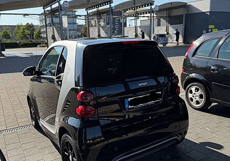 Smart ForTwo *xenon*led*sitzhtzg*3H*unfallfrei*pano*scheckheft*