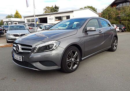 Mercedes-Benz A 200 BlueEfficiency~Autom.~NAVI~TEILLEDER~XENON