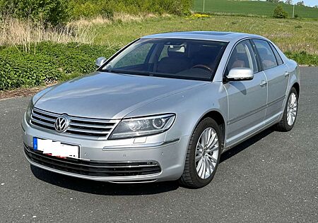 VW Phaeton Volkswagen 4.2 V8 4MOTION Automatik (5 Sitzer)