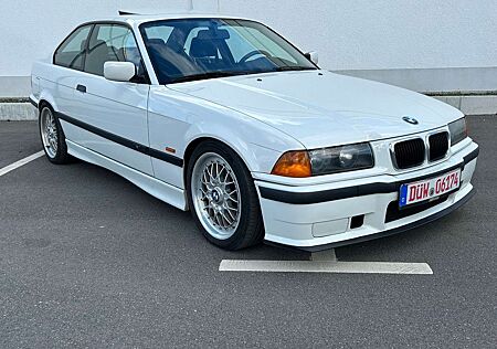 BMW 323 i Coupe *Alpinweiß*M-Paket*