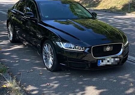 Jaguar XE 25t Portfolio