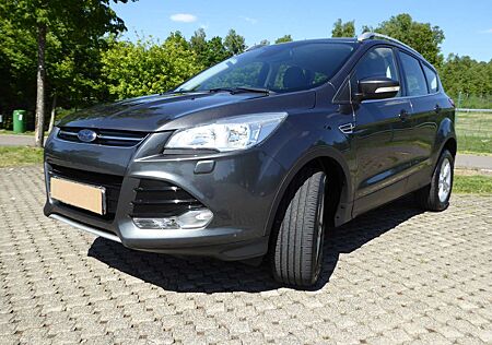 Ford Kuga 1.5 EcoBoost 2x4 Titanium