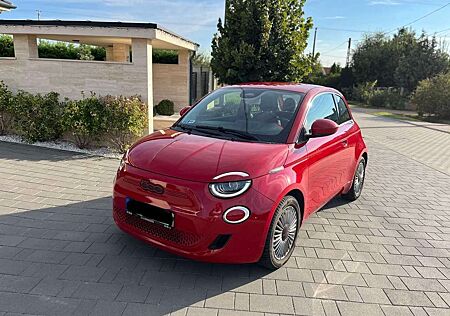 Fiat 500E Red SHZ Kam. 42 kWh Apple/Android Driv Ass