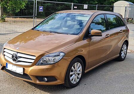 Mercedes-Benz B 180 (BlueEFFICIENCY) 7G-DCT
