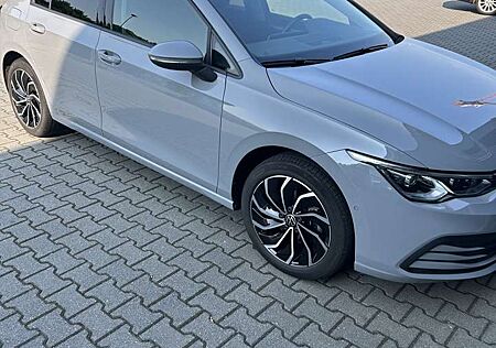 VW Golf Volkswagen VIII 1.5 eTSI DSG Style *PANO*IQ.LIGHT