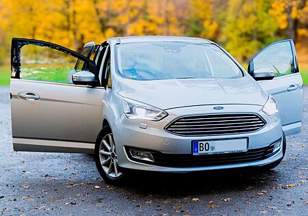 Ford Grand C-Max Gutaussehender und zuverlässiger 7-Sitzer