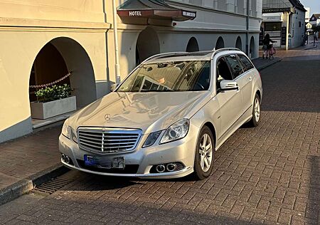 Mercedes-Benz E 220 T CDI DPF BlueEFFICIENCY Automatik Elegance