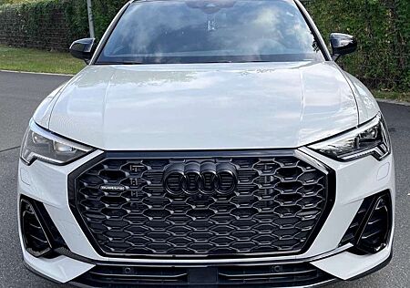 Audi Q3 Sportback 40 TFSI quattro S line, fast VOLL