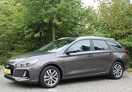 Hyundai i30 Family +