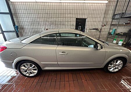 Opel Astra Twin Top 1.6 Cosmo