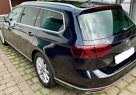 VW Passat Variant Volkswagen 2.0 TDI SCR DSG Elegance, inkl. Werksgarantie