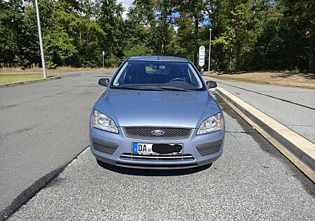 Ford Focus Fließheck 5-Türer 1.6 16V Trend