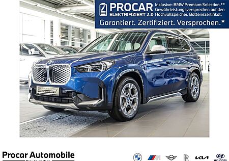BMW iX1 xDrive30 xLine HUD PANO ACC RFK