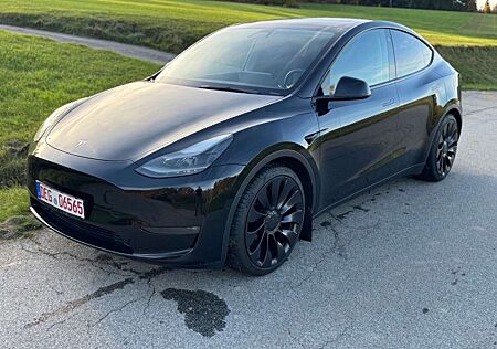 Tesla Model Y Performance Dual AWD 1HAND MWST TOP ZUST