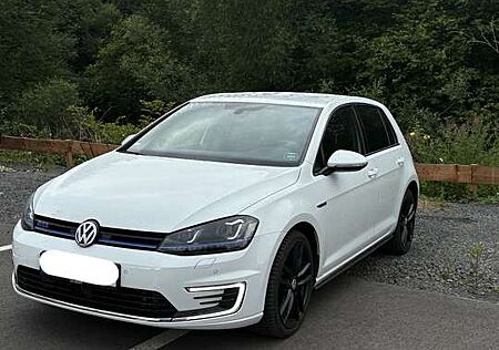 VW Golf GTE Volkswagen GTE Hybrid