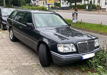 Mercedes-Benz E 320 E-Klasse+T